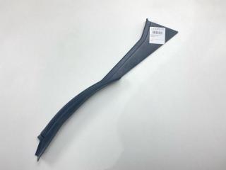 Накладка на стойку задняя правая Mazda 626 1980