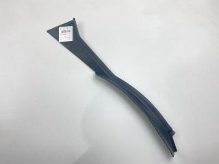 Накладка на стойку задняя левая Mazda 626 1980