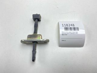 Запчасть ограничитель двери передний правый Mitsubishi RVR 1995