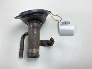 Горловина топливного бака Nissan Terrano 1992