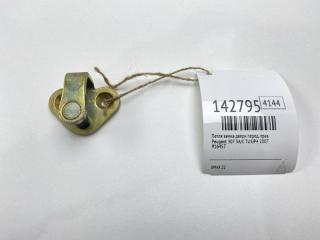 Фото запчасти петля замка двери передняя правая Peugeot 307 2007 Б/У запчасть Запчасть петля замка двери передняя правая Peugeot 307 2007