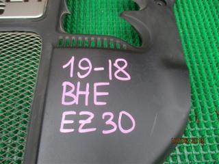 Пластиковая крышка на двс Subaru LEGACY, LEGACY B4 BHE, BEE EZ30 2 ракурс