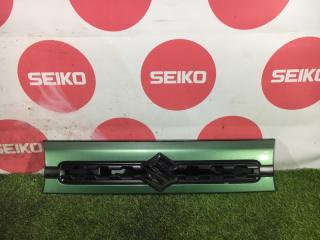 Запчасть решетка Suzuki SPACIA