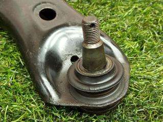 Рычаг правый передний Toyota ISIS ZNM10 1ZZ 48068-29255 3 ракурс