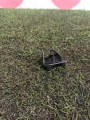 Запчасть фиксатор держателя капота Nissan BLUEBIRD SYLPHY