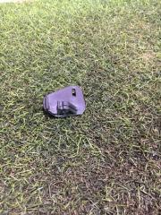 Запчасть фиксатор держателя капота Nissan BLUEBIRD SYLPHY