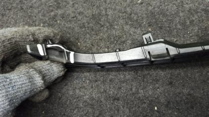 Крепление бампера левое переднее Subaru IMPREZA GG2, GG3, GGC, GGD, GD2, GD3, GDC EJ15 55565FE010 3 ракурс