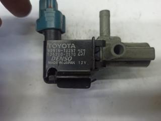 Вакуумный клапан Toyota ISIS ZNM10 1ZZ 90910-12257 2 ракурс