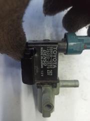 Вакуумный клапан Toyota ISIS ZNM10 1ZZ 90910-12257 3 ракурс