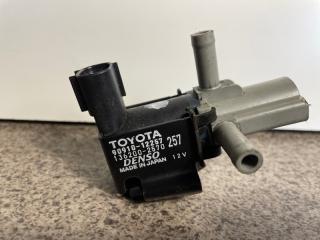 Вакуумный клапан Toyota ISIS ZNM10 1ZZ 90910-12257 2 ракурс