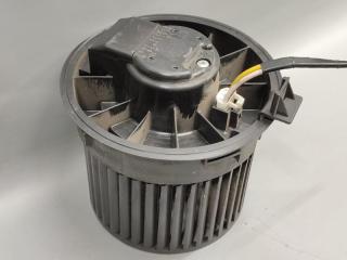 Мотор печки Nissan LEAF AZE0 EM57 28713-1FC0B 1 ракурс Мотор печки Nissan LEAF AZE0 EM57 28713-1FC0B 1 ракурс