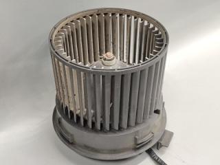 Мотор печки Nissan LEAF AZE0 EM57 28713-1FC0B 2 ракурс Мотор печки Nissan LEAF AZE0 EM57 28713-1FC0B 2 ракурс