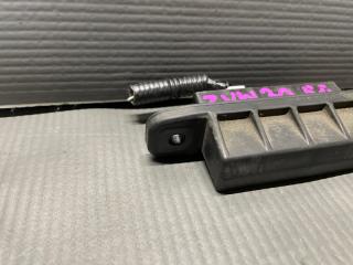 Кнопка открывания багажника Toyota PRIUS ZVW30 2ZR 8484028030 2 ракурс