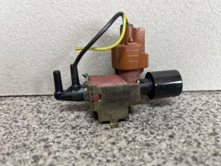 Вакуумный клапан Toyota MARK II, CRESTA, CHASER, ALTEZZA, CROWN GX100, GX105, GXE10, GXE15, GS151 1G 25860-46010 1 ракурс