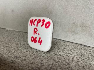Заглушка бампера задняя Toyota bB NCP30, NCP31, NCP35 1NZ 52152-52020 2 ракурс