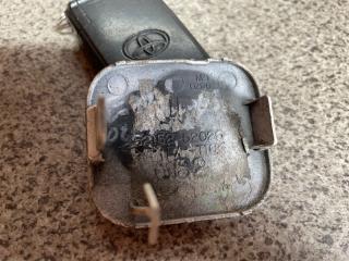 Заглушка бампера задняя Toyota bB NCP30, NCP31, NCP35 1NZ 52152-52020 5 ракурс