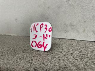 Заглушка бампера задняя Toyota bB NCP30, NCP31, NCP35 1NZ 52152-52020 2 ракурс