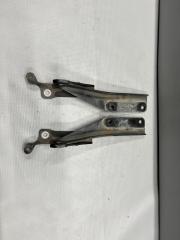 Петля капота Subaru FORESTER SG5 2 ракурс