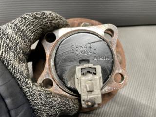 Ступица правая задняя Toyota COROLLA RUMION ZRE152 2ZR 3 ракурс