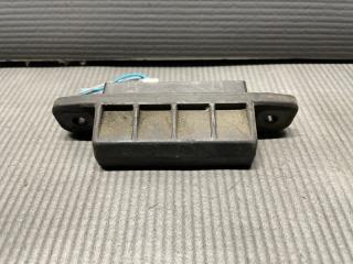 Кнопка открывания багажника Toyota ESTIMA AHR20 2AZ 84840-28040 2 ракурс