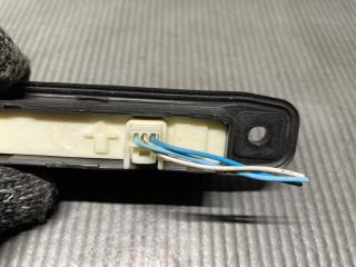 Кнопка открывания багажника Toyota ESTIMA AHR20 2AZ 84840-28040 4 ракурс