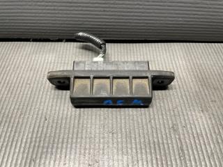 Кнопка открывания багажника Toyota PRIUS