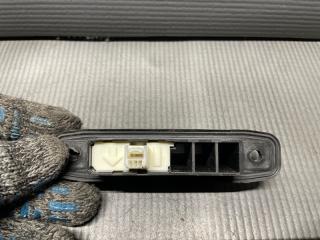 Кнопка открывания багажника PRIUS ZVW30 2ZR