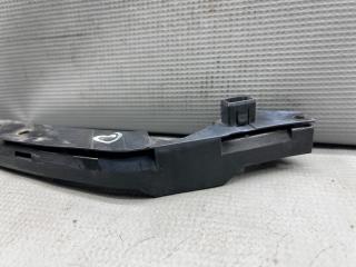 Крепление бампера правое переднее Nissan MARCH AK12, BK12, BNK12, K12, YK12 CR12, CR14 62222CT00A 2 ракурс