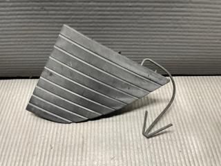 Заглушка бампера передняя правая Nissan MURANO