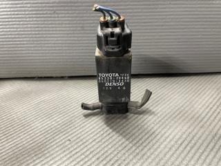 Мотор бачка омывателя Toyota COROLLA SPACIO NZE121, NZE124, ZZE122, ZZE124 1NZ, 1ZZ 85330-20460 1 ракурс