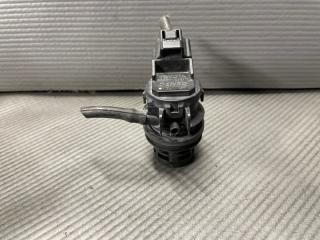 Мотор бачка омывателя Toyota ISIS ANM10, ANM15, ZNM10, ZNM15, ZGM10, ZGM11 1AZ, 1ZZ, 2ZR 85330-21010 1 ракурс
