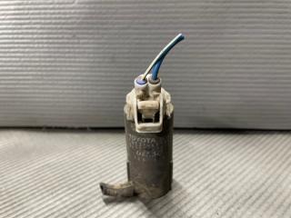Мотор бачка омывателя Toyota VOXY AZR60, AZR65 1AZ 85330-60140 2 ракурс