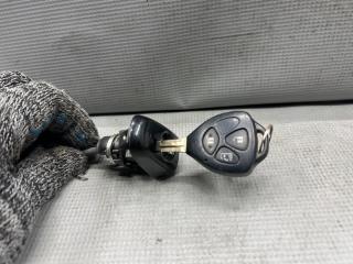Замок двери правый передний Toyota NOAH ZRR70 2 ракурс