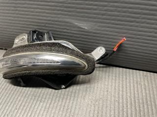 Повторитель поворота в зеркало правый Lexus HS250H ANF10 2AZ