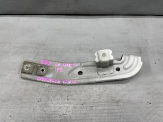 Крепление крыла переднее правое Nissan ELGRAND