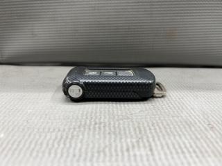 Ключ зажигания Mitsubishi DELICA D:5 CV5W 4B12 2 ракурс