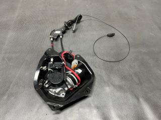 Доводчик двери задний правый Nissan SERENA