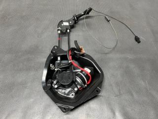 Доводчик двери задний правый Nissan SERENA