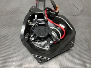 Доводчик двери правый задний Nissan SERENA C25, CC25, CNC25, NC25 MR20 97930-CY00A 2 ракурс