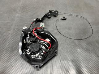 Доводчик двери задний правый Nissan SERENA