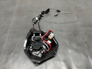 Доводчик двери задний правый Nissan SERENA