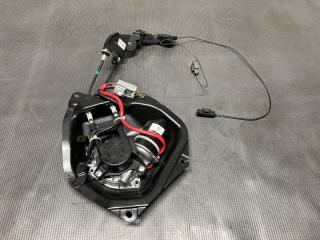 Доводчик двери задний правый Nissan SERENA