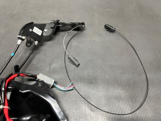 Доводчик двери правый задний Nissan SERENA C25, CC25, CNC25, NC25 MR20DE 97930-CY00A 3 ракурс
