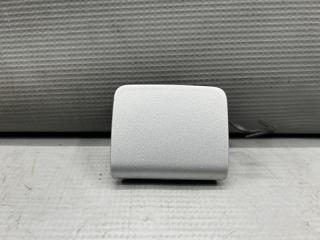 Заглушка бампера передняя Nissan ELGRAND