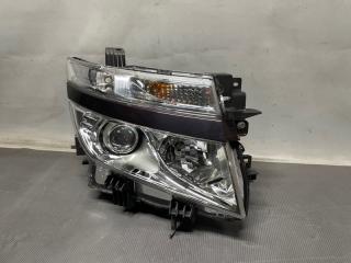 Фара передняя правая Nissan ELGRAND