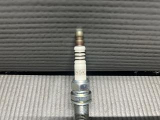 Свеча зажигания Nissan BLUEBIRD SYLPHY G11, NG11 HR15 DF 6H-11A 3 ракурс Свеча зажигания Nissan BLUEBIRD SYLPHY G11, NG11 HR15 DF 6H-11A 3 ракурс