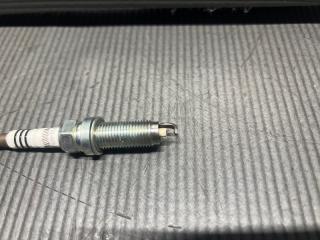 Свеча зажигания Nissan BLUEBIRD SYLPHY G11, NG11 HR15 DF 6H-11A 2 ракурс Свеча зажигания Nissan BLUEBIRD SYLPHY G11, NG11 HR15 DF 6H-11A 2 ракурс