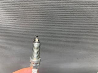 Свеча зажигания Nissan BLUEBIRD SYLPHY G11, NG11 HR15 DF 6H-11A 2 ракурс Свеча зажигания Nissan BLUEBIRD SYLPHY G11, NG11 HR15 DF 6H-11A 2 ракурс