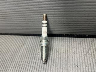 Свеча зажигания Nissan CUBE CUBIC GZ11, YGNZ11, YGZ11 HR15 DF 6H-11A 3 ракурс Свеча зажигания Nissan CUBE CUBIC GZ11, YGNZ11, YGZ11 HR15 DF 6H-11A 3 ракурс