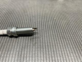 Свеча зажигания Nissan MURANO Z52Z QR25 DF 6H-11A 2 ракурс Свеча зажигания Nissan MURANO Z52Z QR25 DF 6H-11A 2 ракурс